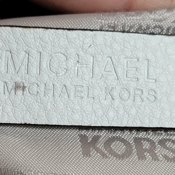 MICHAEL KORS Belted Bedford Ivory Gold Domed Two Way Convertible Carryall Bag - Picture 11 of 12